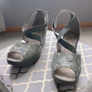 Fly London wedge leather sandal mint green snake embossed!